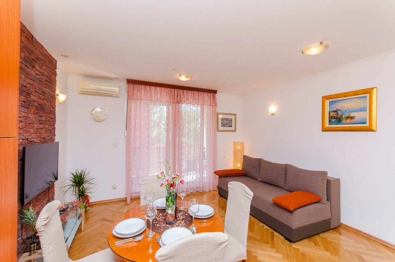 Apartment Lucija Split Bagian luar foto