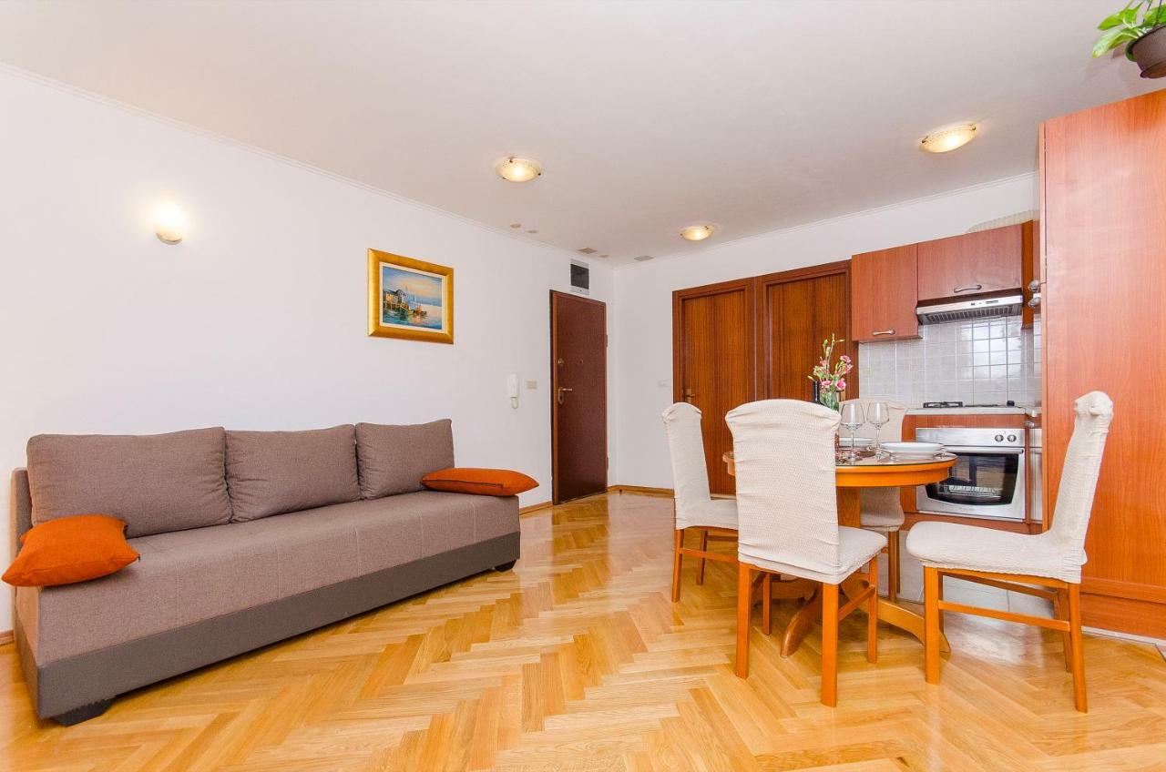 Apartment Lucija Split Bagian luar foto