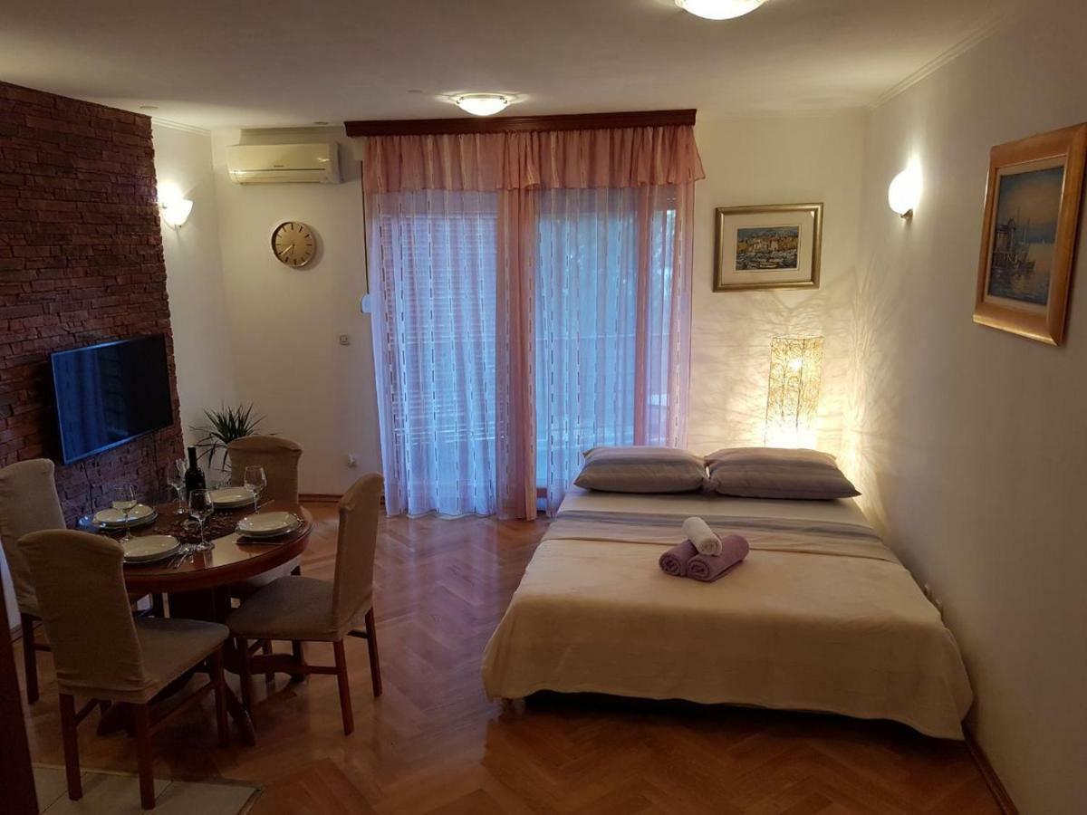 Apartment Lucija Split Bagian luar foto
