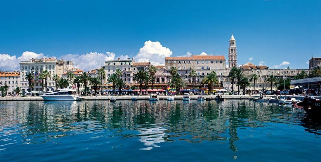 Apartment Lucija Split Bagian luar foto